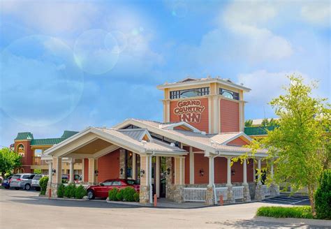 Grand country - 23+. Stay at this 3-star family-friendly resort in Branson. Enjoy free WiFi, free parking, and 2 outdoor pools. Popular attractions Branson Landing and Silver Dollar City are located …